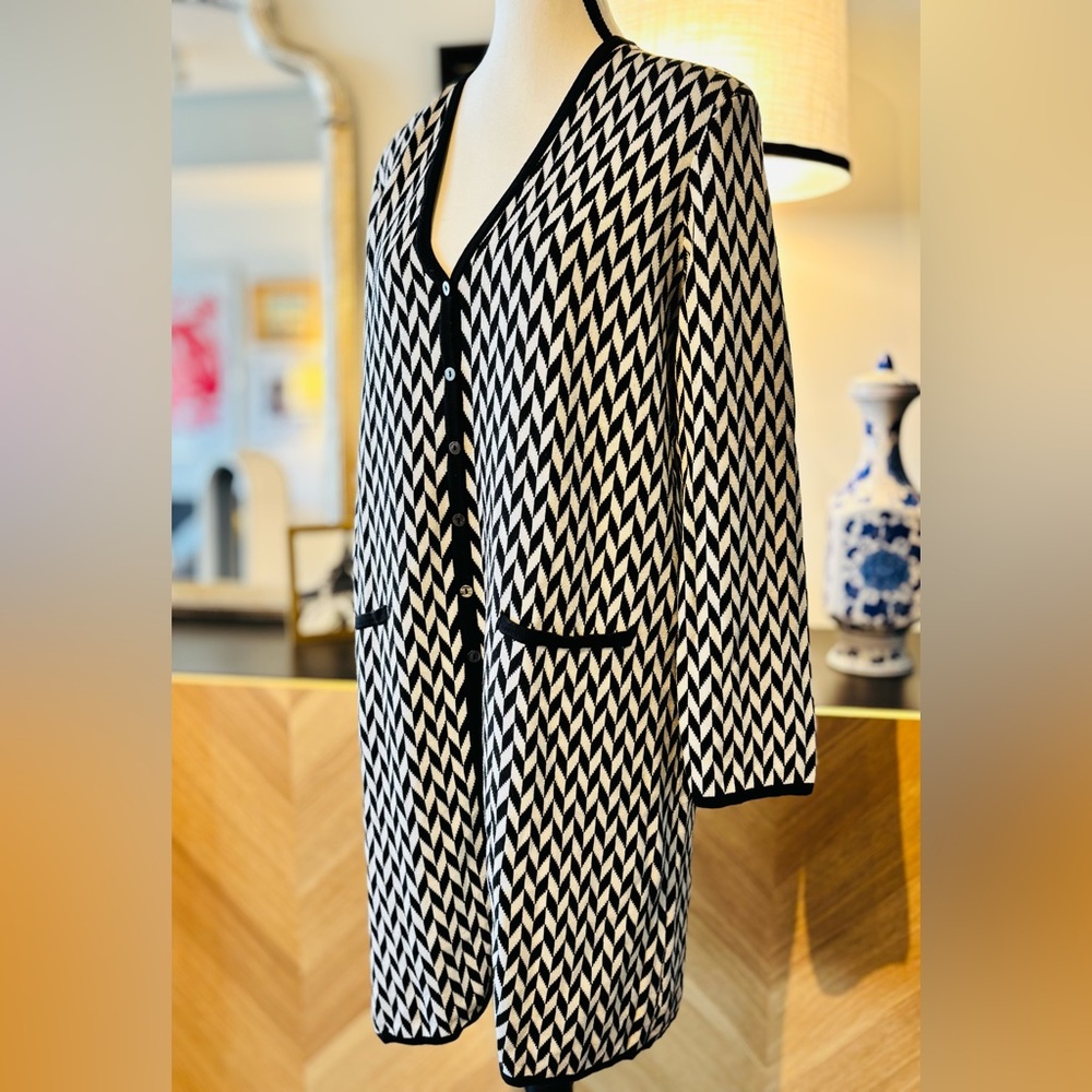 Black and White Chevron Cardigan XL - Picture 4 of 10